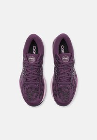 ASICS Scarpe da corsa su strada - purple
