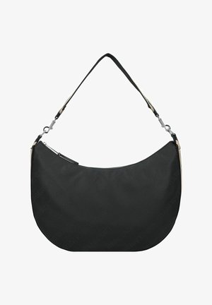 Zwarte nylon schoudertas met een gebogen vorm, voorzien van een ritssluiting en een tweekleurige schouderband met metalen accenten en reliëflogo-details.