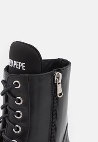Patrizia Pepe Botines con plataforma - black