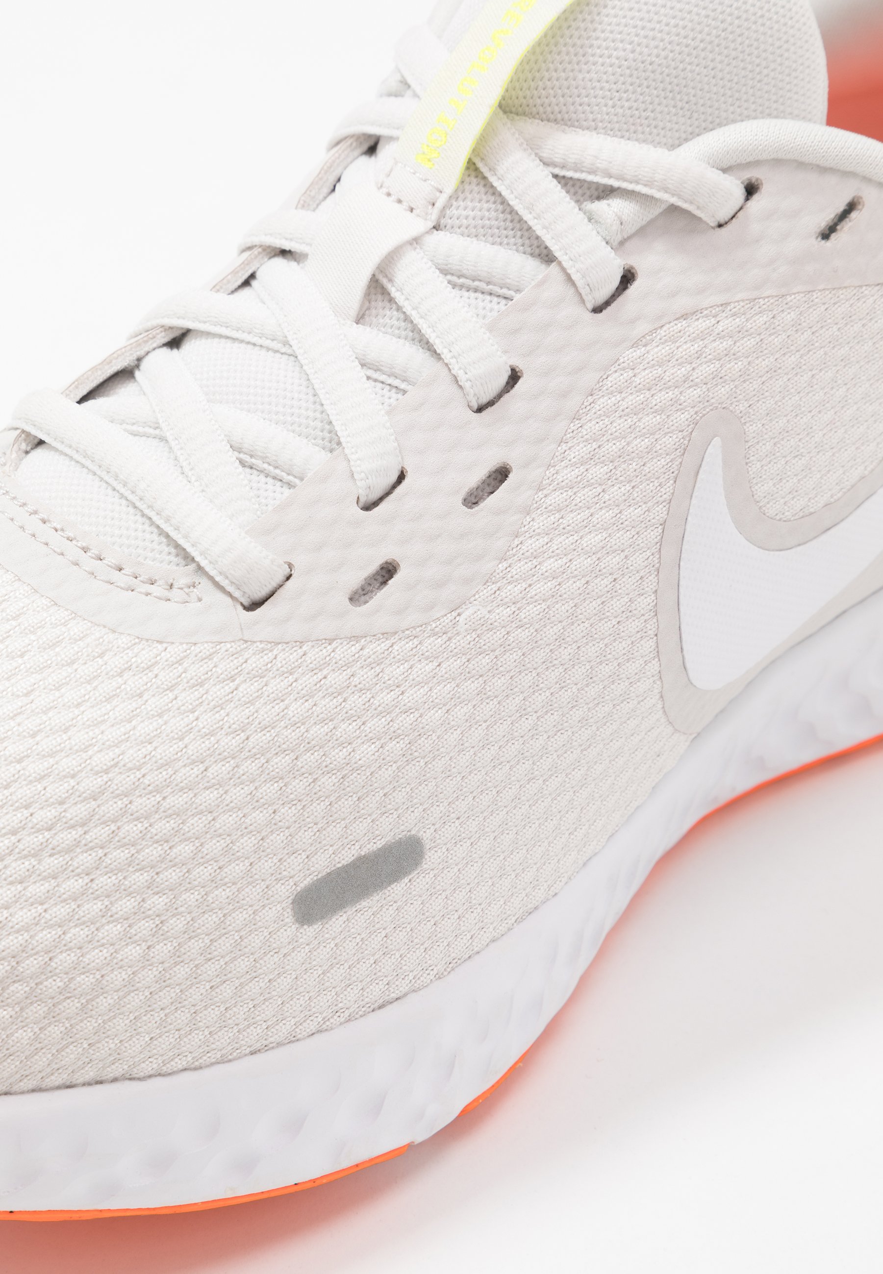 Nike Performance REVOLUTION 5 Nøytrale løpesko platinum Nike Performance REVOLUTION 5 Nøytrale løpesko platinum