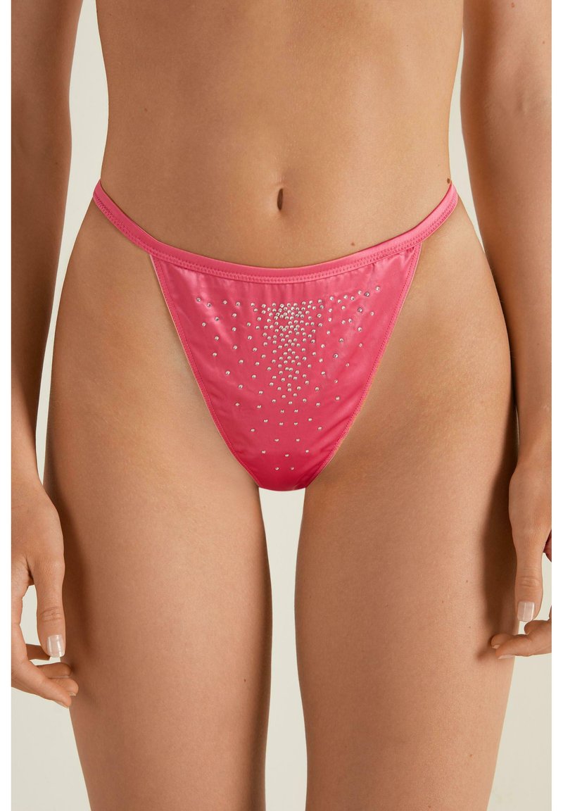 Mutandine Bikini Donna Vintage – Raso Rosa Bubblegum Lucido – Stile Sissy – Lace Duchess
