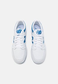 New Balance Tenisky - white
