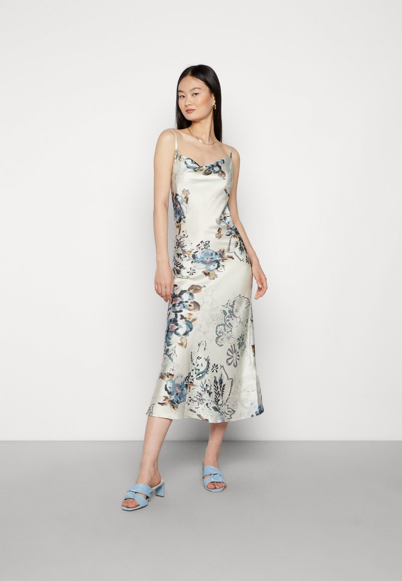 Chiquelle LA BELLA DRESS Robe de soirée creamy white/écru ZALANDO.FR