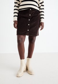 Vero Moda Curve VMCETTA SKATER  - A-lijn rok - chocolate torte