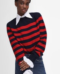 Gestreifter Pullover in Rot und Marineblau mit gerippten Bündchen, versehen mit einem überlagerten weißen Hemdkragen und einem lässigen Schnitt, aus einem weichen Strickmaterial gefertigt.