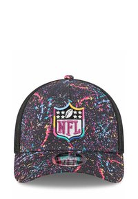 Casquette noire avec un motif éclaboussé multicolore. Présente un logo NFL brodé à l'avant. Design structuré avec une visière courbée.