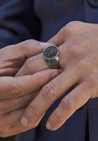 LUCLEON LEON - Ring - steel silver