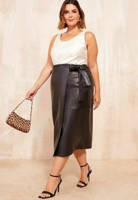 Friends Like These REGULAR FIT-WRAP - A-linjekjol - black