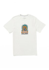 Camiseta blanca de algodón de manga corta con un diseño gráfico colorido que incluye el texto "Abraza lo Extraño" y un logo.