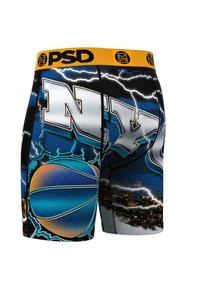 Boxer shorts med et blått og svart lynmønster, som har et basketballgrafikk og "NYC" i fete hvite bokstaver på den fremre midjebåndet.