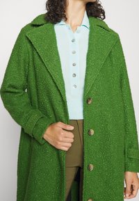 Kaffe Klassisk frakke - green