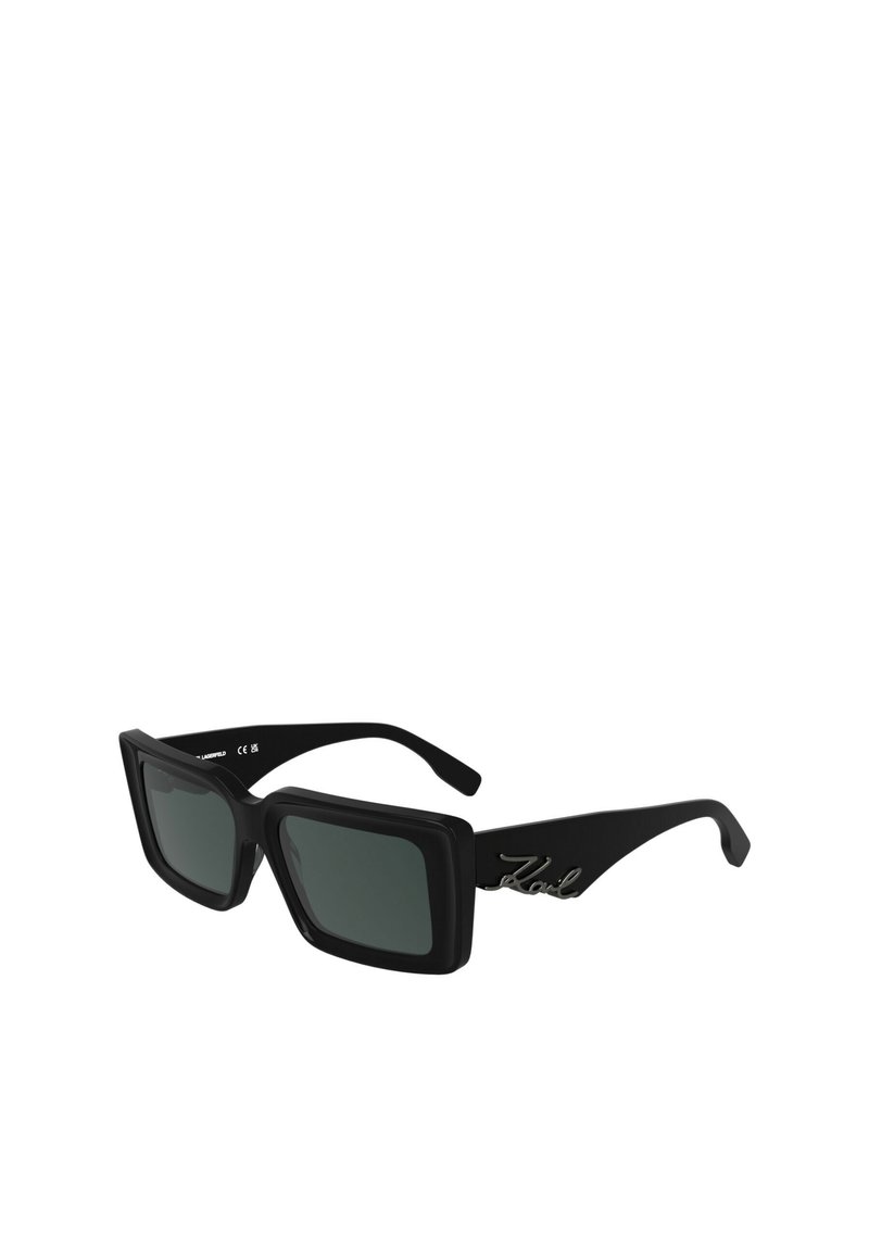 Ochelari de soare rectangulari negri cu lentile întunecate, având un finisaj mat și un accent de logo din metal elegant pe pârghii.