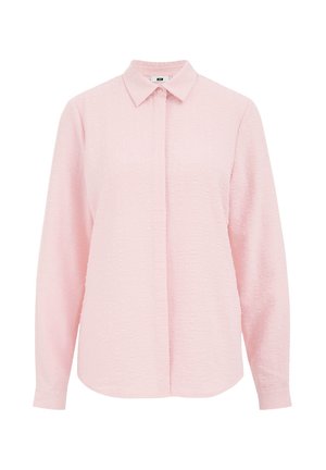 Gaiši rozā gara piedurkne krekls ar apkakles kakla izgriezumu, priekšējo pogu aizdari un teksturētu audumu ar smalku rakstu.