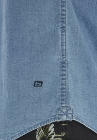 Blend BHSHIRT - Dalykiniai marškiniai - denim middle blue