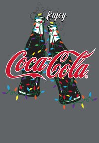 Láhve Coca-Coly v černém skle, propletené barevnými světly; logo je výrazně umístěno v červené barvě s nápisem "Užijte si" nahoře.