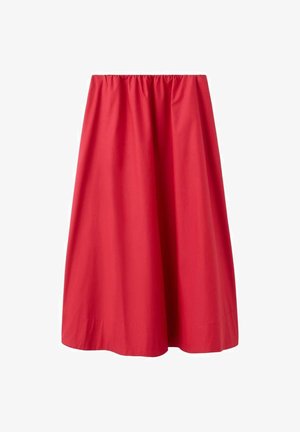 Jupe midi en coton rouge avec une taille élastique, présentant une texture lisse et une silhouette fluide qui se rassemble à l'ourlet.