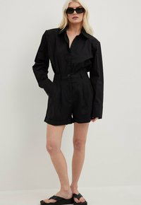 NA-KD Shorts - black