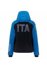 Giacca con un design blu e nero, che presenta il testo "ITA" in grigio sul retro e un piccolo dettaglio della bandiera verde e bianca sulla manica.
