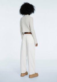 Stradivarius Jogginghose - off-white