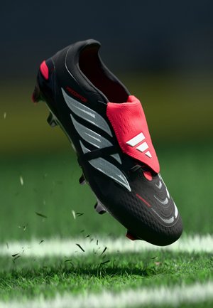 PREDATOR PRO FOLD-OVER TONGUE FG - Nogometne kopačke za trdo podlago - core black/footwear white/lucid red