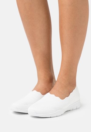 Skechers, Chaussons - white