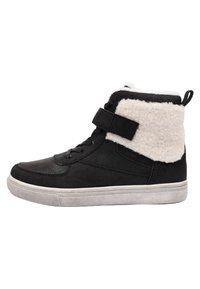 Svarta högskaftade sneakers med en mjuk, krämfärgad fuskpälskrage, snörning och en kardborreband. Gummisula med en texturerad yta för bra grepp.