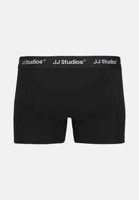 Schwarze Boxershorts aus weichem Stoff, mit einem breiten Bund, der das "JJ Studios"-Logo in Weiß auf schwarzem Hintergrund zeigt.