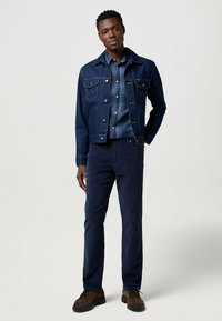 Wrangler GREENSBORO - Vaqueros rectos - mood indigo