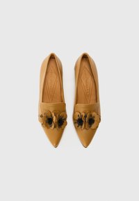 Chie Mihara HADROS - Ballet pumps - linda camel/sucre castaño