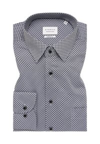 Camicia a maniche corte con bottoni di colore blu scuro con motivo geometrico. Presenta un colletto aperto e una singola tasca sul petto con chiusura a due bottoni.
