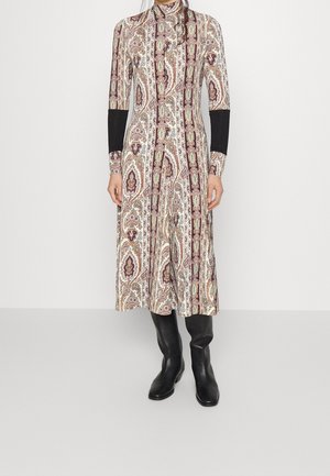 Sukienka z dżerseju