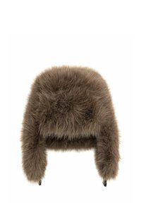 Brązowa kurtka z futra ekologicznego o miękkiej, puszystej fakturze, skrócona, z długimi rękawami, z czarnymi detalami na mankietach.