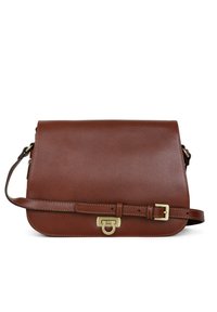 Sac bandoulière en cuir marron avec une finition texturée, fermeture à rabat, sangle réglable et accents en métal doré.