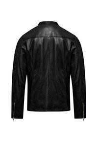 Giubbotto in pelle nera con una texture liscia, maniche lunghe e un design aderente. Presenta zip sui polsini e dettagli minimalisti nella cucitura posteriore.