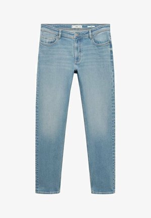 Svijetloplave traperice ravnog kroja, s pet džepova i prednjim zatvaranjem na gumbe. Iznad površine imaju blago istrošen izgled s suptilnim blijeđenjem.