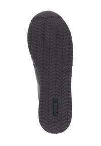 Die schwarze Gummisohle des Schuhs hat ein Fischgrätenmuster mit strukturierten Rillen für besseren Halt. Das zentrale Logo trägt die Aufschrift "remonte."