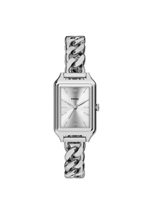 Silberne Fossil rechteckige Uhr mit römischen Ziffern bei 12 und 6, minimalistischem Zifferblatt und dickem silbernem Gliederarmband.