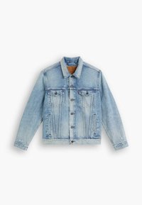 Jasnoniebieska kurtka dżinsowa o klasycznym kroju, zapinana na guziki, z dwoma kieszeniami na piersi i bocznymi kieszeniami. Posiada przetartą teksturę i kontrastowe przeszycia.