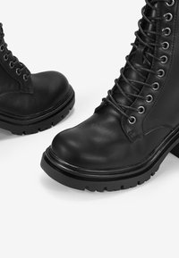 Bosanova MILITARES  - Stivaletti stringati - black