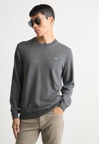 GANT Strikkegenser - dark grey melange