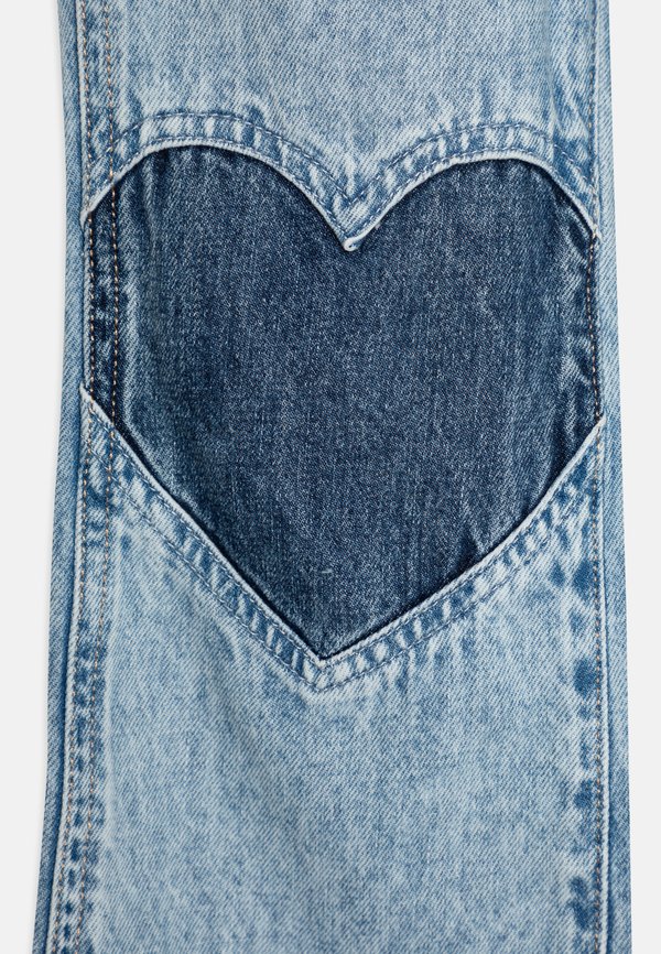 STRIDE GIRL - Straight leg jeans - medium wash2