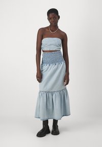 Gina Tricot SMOCK FLOUNCE SKIRT - Krilo iz džinsa - washed blue