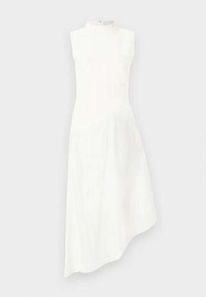 Obleka brez rokavov bele barve z visokim ovratnikom in asimetričnim robom, z oprijetim zgornjim delom in tekočo krilo.