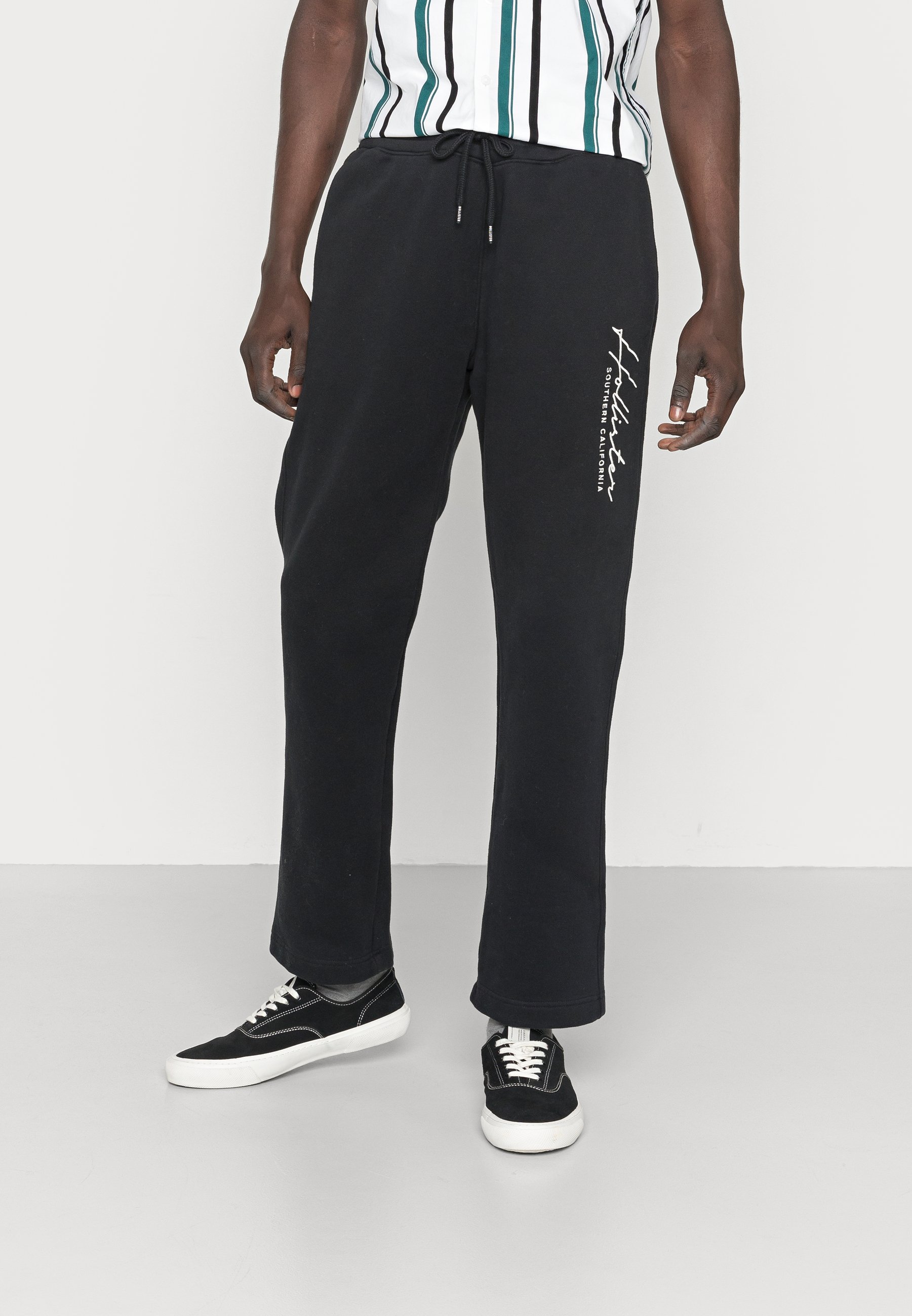 Hollister Co. TONAL TECH LOGO Pantalones deportivos - black/negro Zalando.es
