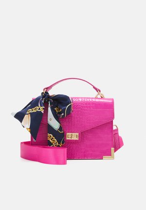 PCABBELIN CROSS BODY - Kabelka - hot pink/gold