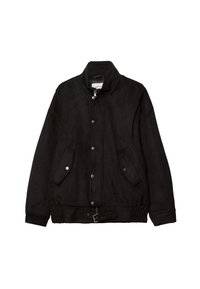 Veste bomber en daim noir avec boutons-pression, col zippé, poches à rabat en biais et ceinture à boucle ajustable au bord.