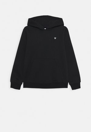 Felpa nera con cappuccio, tasca frontale, polsini a coste e piccolo logo bianco sul petto. Realizzata in materiale morbido.