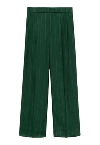 Pantalons larges verts en tissu texturé. Présentent des rayures verticales blanches, une taille et deux poches latérales.
