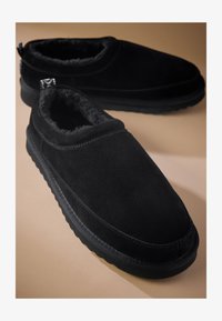 Unausgewählt, black