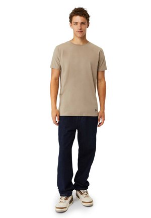 Honesty Rules T-paita - clay